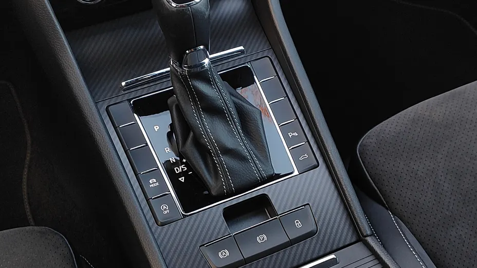 SKODA Superb Superb 2.0 TDI SCR Sportline DSG