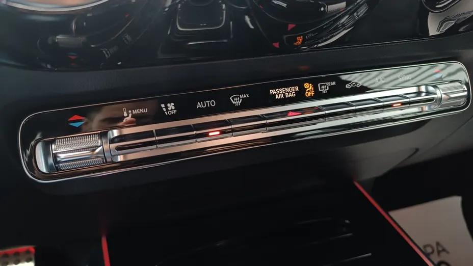 MERCEDES-BENZ GLA GLA 200 AMG Line