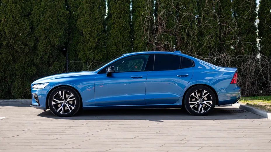 VOLVO S60 S60 B5 B R-Design aut