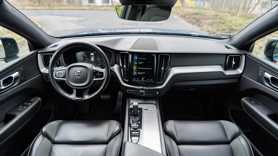 VOLVO XC60 XC60 B4 D AWD R-Design aut