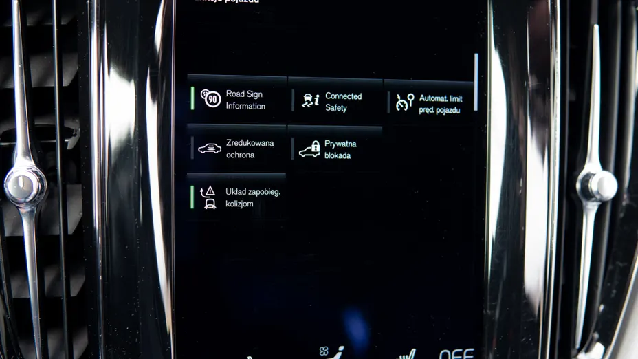 VOLVO XC60 XC60 B4 D AWD R-Design aut