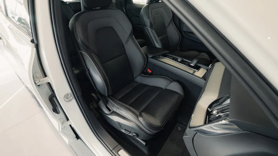 VOLVO XC60 XC60 B4 D R-Design aut
