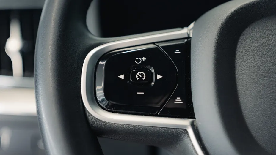 VOLVO XC60 XC60 B4 D R-Design aut