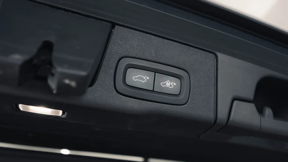 VOLVO XC60 XC60 B4 D R-Design aut