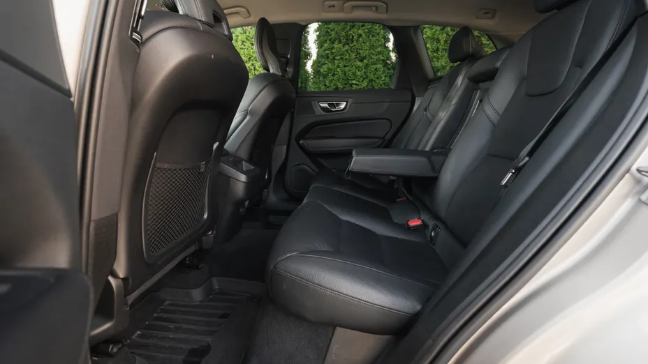 VOLVO XC60 XC60 B5 B AWD Plus Black Edition aut