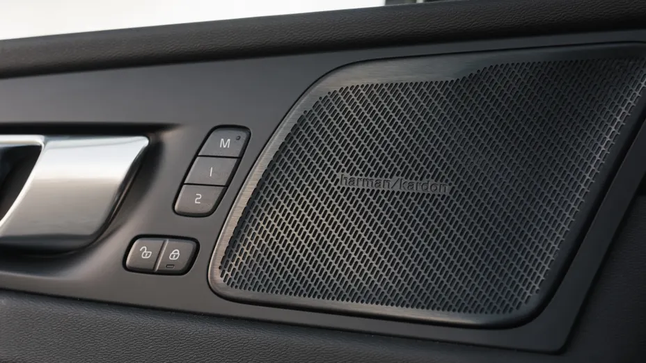 VOLVO XC60 XC60 B5 B AWD Plus Black Edition aut