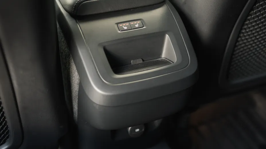 VOLVO XC60 XC60 B5 B AWD Plus Black Edition aut