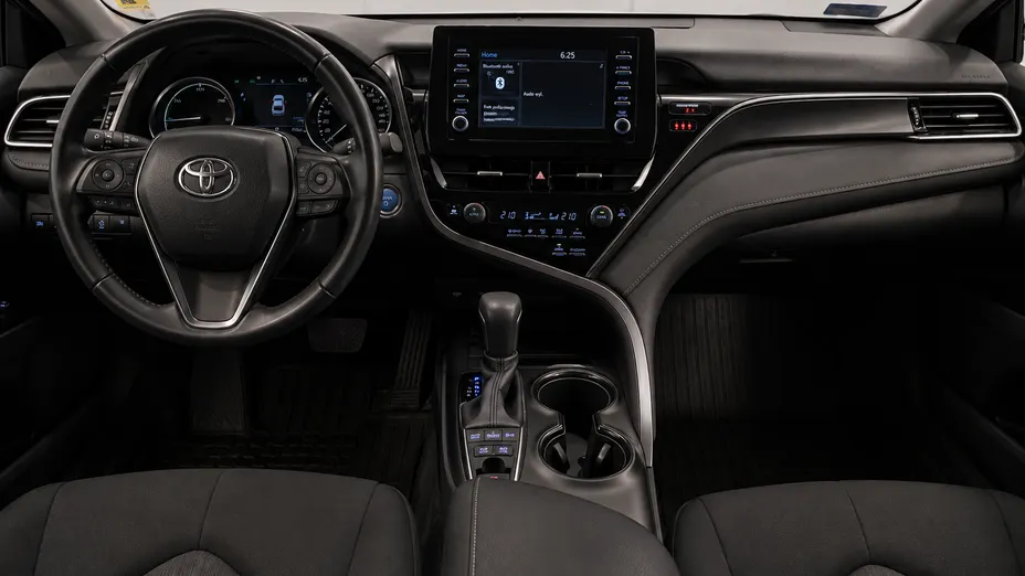 TOYOTA Camry -