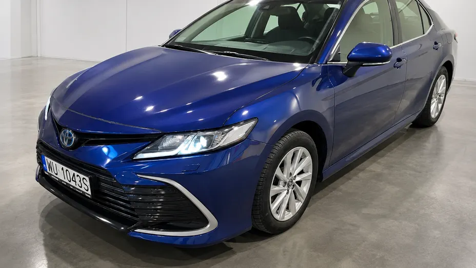 TOYOTA Camry -