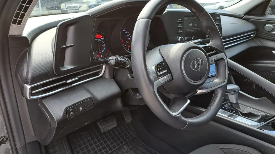 HYUNDAI Elantra Elantra 1.6 Smart CVT