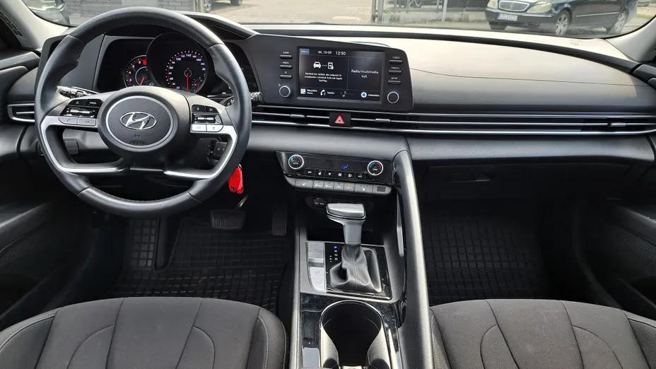 HYUNDAI Elantra Elantra 1.6 Smart CVT