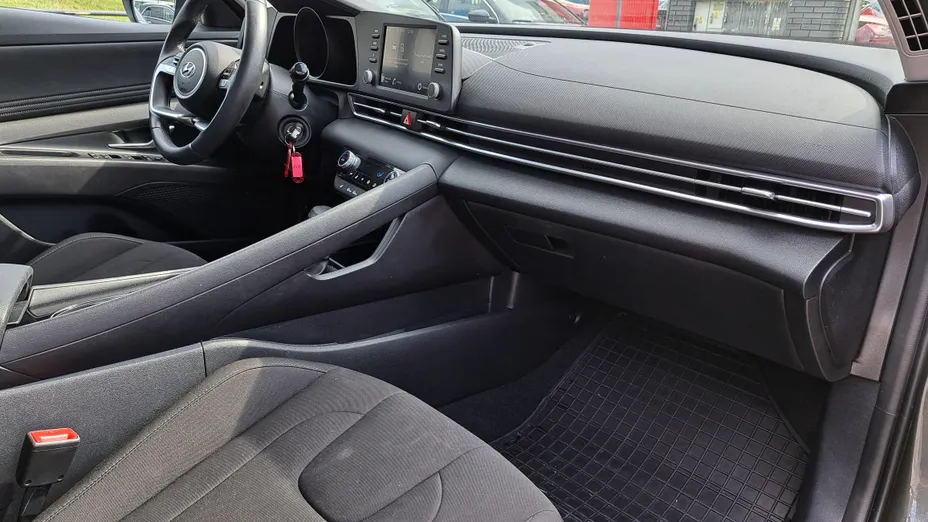 HYUNDAI Elantra Elantra 1.6 Smart CVT