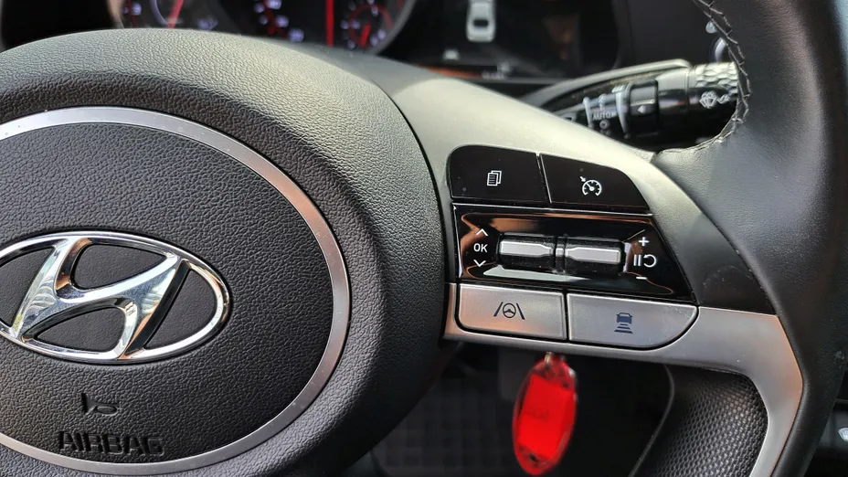 HYUNDAI Elantra Elantra 1.6 Smart CVT