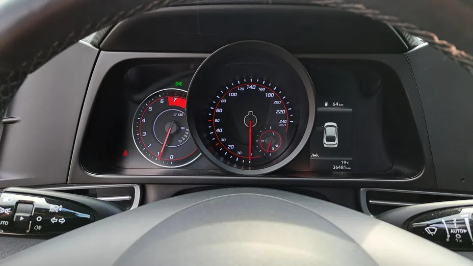 HYUNDAI Elantra Elantra 1.6 Smart CVT