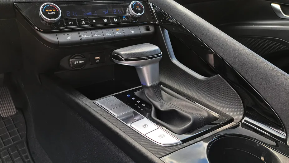 HYUNDAI Elantra Elantra 1.6 Smart CVT