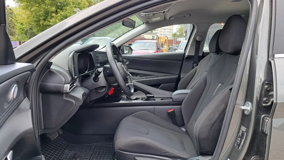 HYUNDAI Elantra Elantra 1.6 Smart CVT