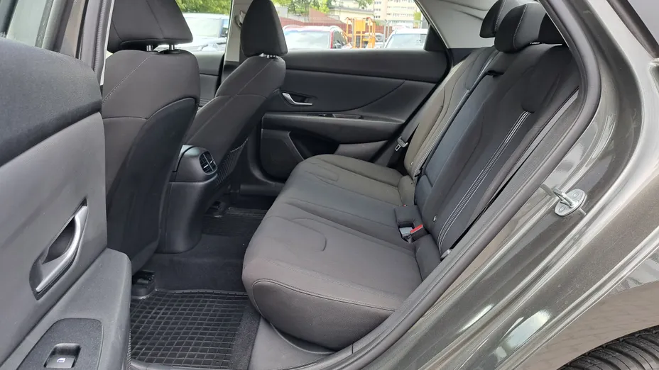 HYUNDAI Elantra Elantra 1.6 Smart CVT