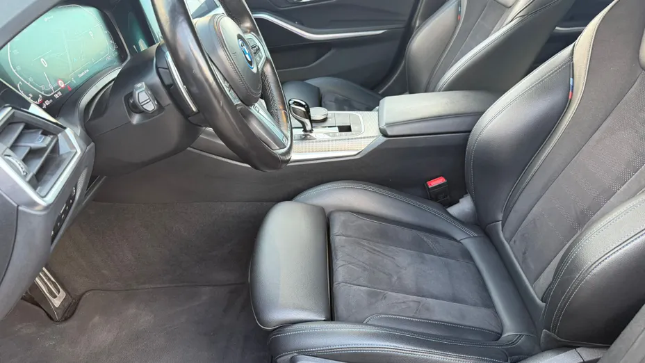 BMW Seria 3 330e xDrive M Sport sport-aut
