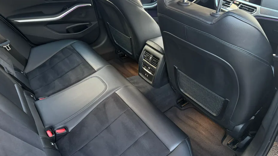 BMW Seria 3 330e xDrive M Sport sport-aut