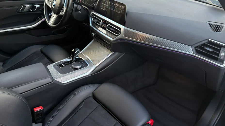 BMW Seria 3 330e xDrive M Sport sport-aut