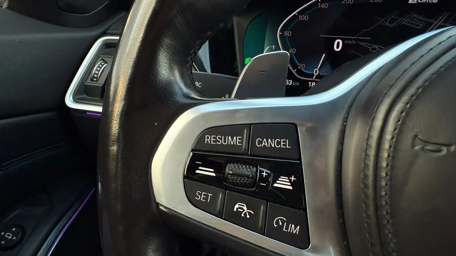 BMW Seria 3 330e xDrive M Sport sport-aut