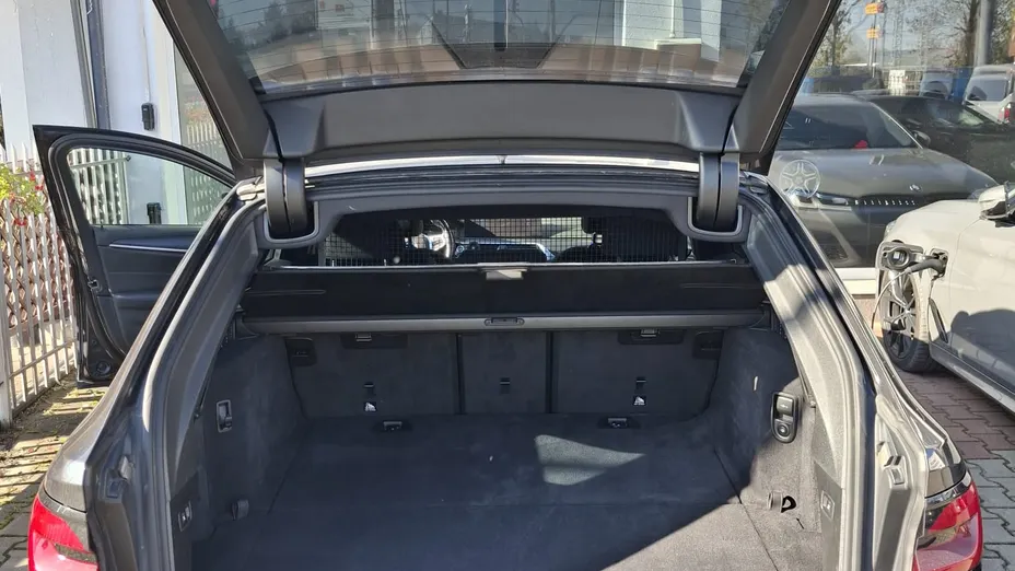 BMW Seria 5 530e xDrive M Sport sport-aut