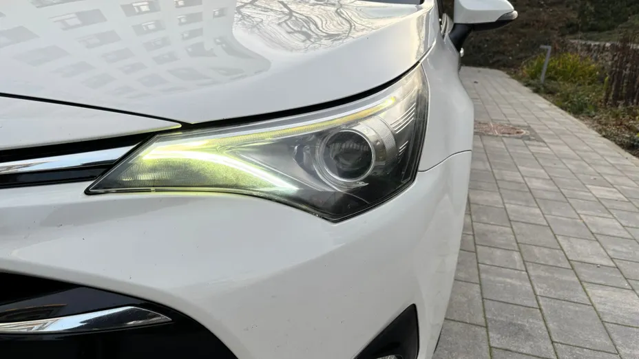 TOYOTA Avensis Avensis 2.0 D-4D Prestige