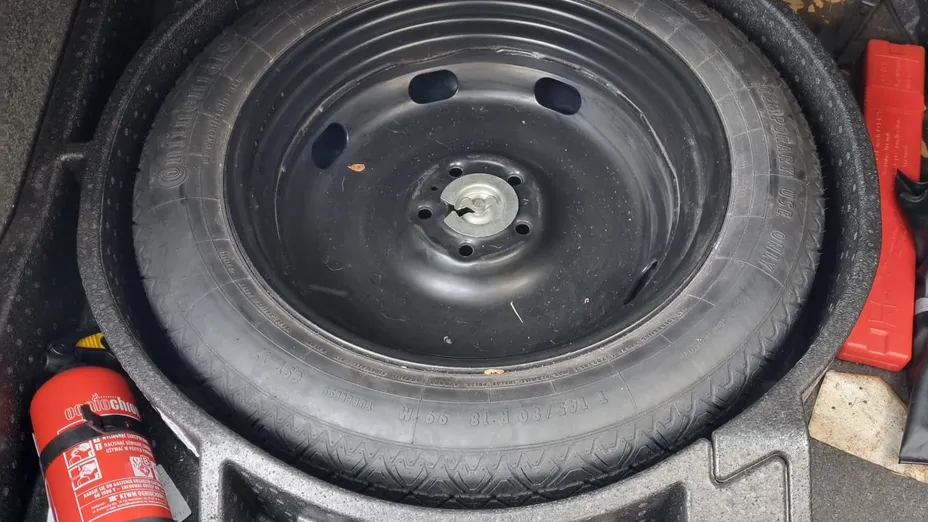 VOLKSWAGEN Tiguan -