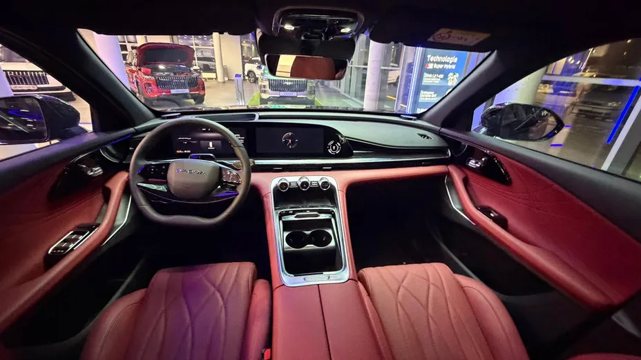 OMODA Omoda 9 Omoda 9 1.5 Super Hybrid Exclusive AWD