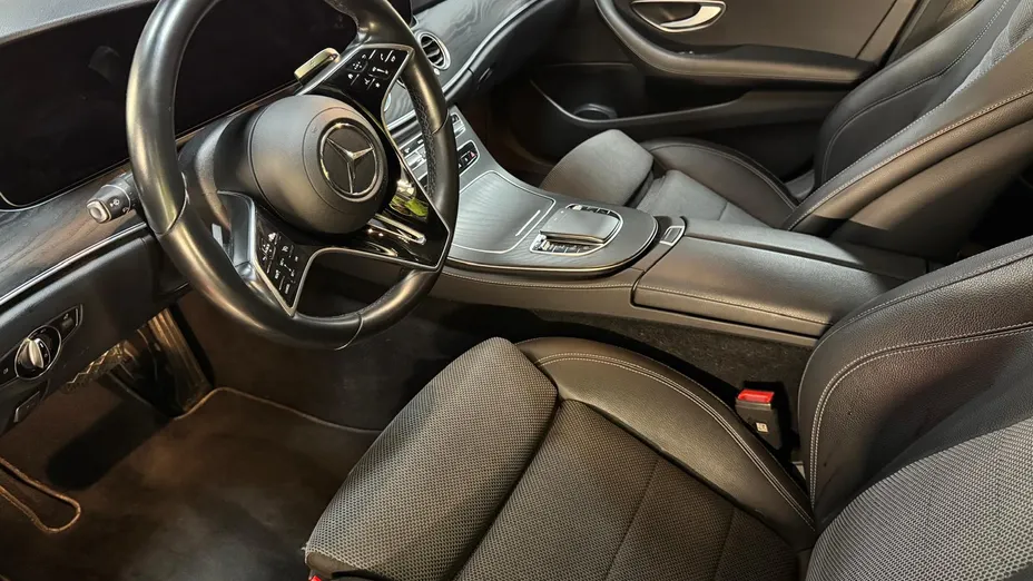 MERCEDES-BENZ E Klasa E 220 d 4-Matic AMG/Avantgarde