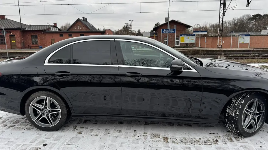 MERCEDES-BENZ E Klasa E 220 d 4-Matic AMG/Avantgarde