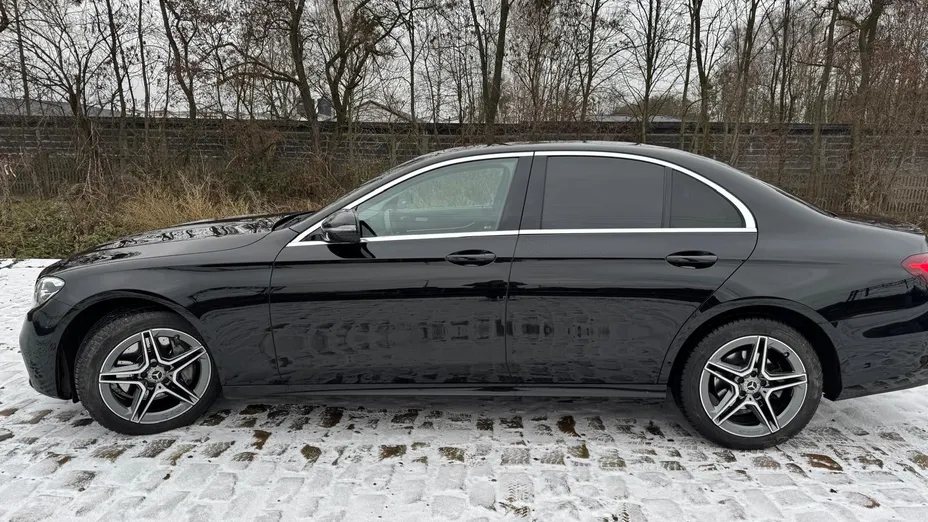 MERCEDES-BENZ E Klasa E 220 d 4-Matic AMG/Avantgarde