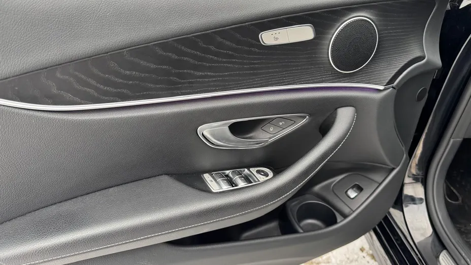 MERCEDES-BENZ E Klasa E 220 d 4-Matic AMG/Avantgarde