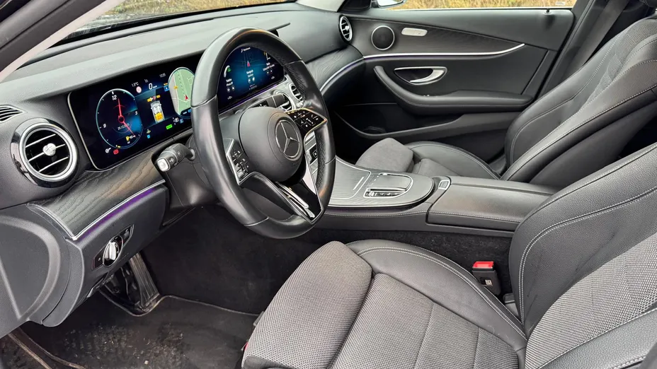 MERCEDES-BENZ E Klasa E 220 d 4-Matic AMG/Avantgarde