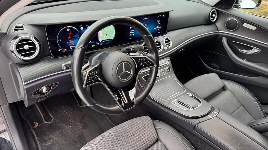 MERCEDES-BENZ E Klasa E 220 d 4-Matic AMG/Avantgarde