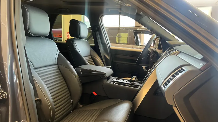 LAND ROVER Discovery Discovery V 3.0 D250 mHEV Dynamic SE Nowy