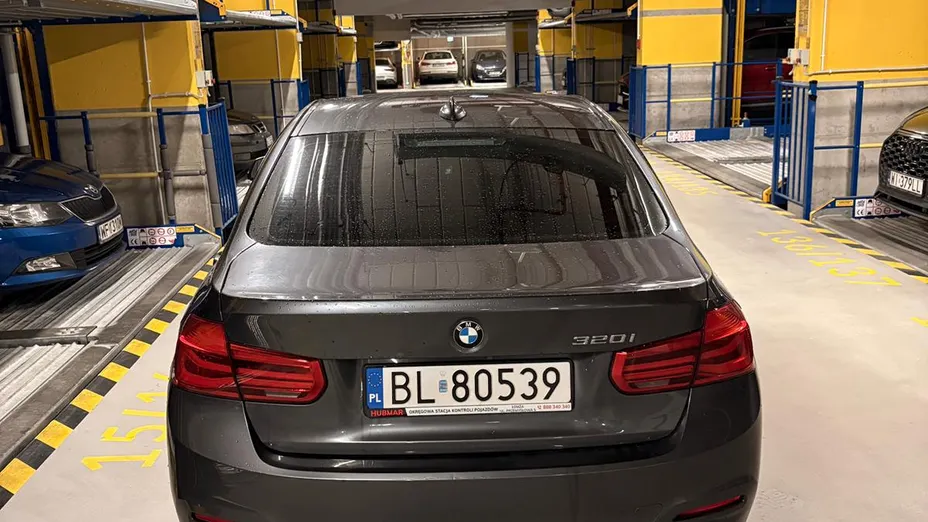 BMW Seria 3 320i Luxury Line aut