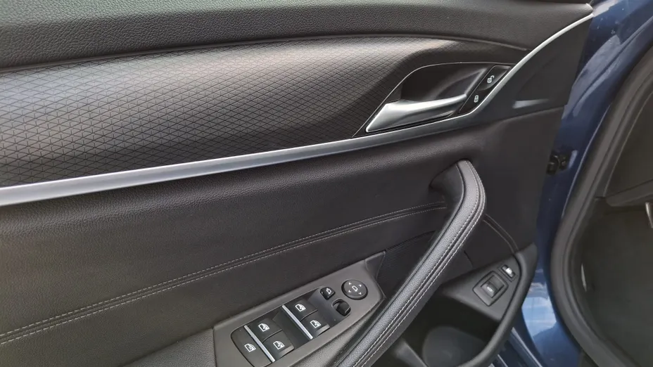 BMW Seria 5 530e M Sport sport-aut