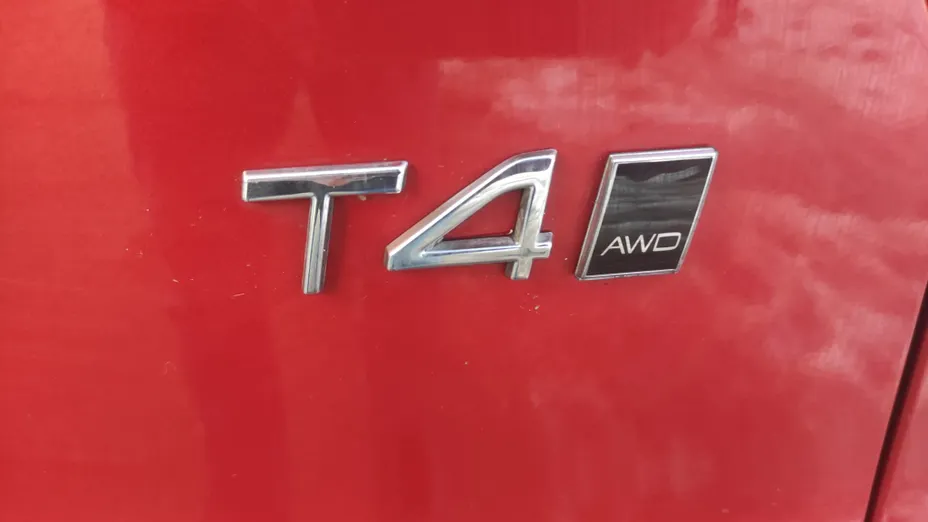 VOLVO XC40 XC40 T4 AWD Momentum aut