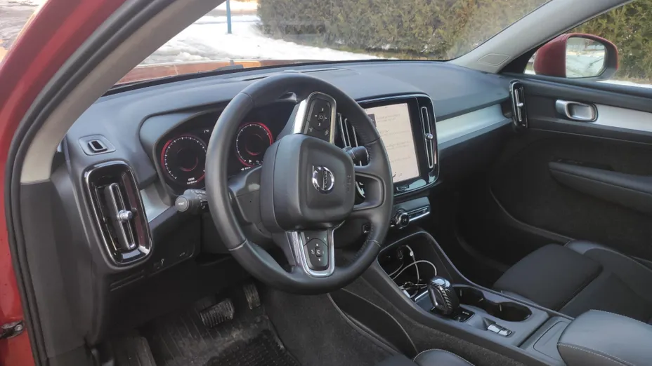 VOLVO XC40 XC40 T4 AWD Momentum aut