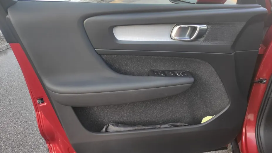 VOLVO XC40 XC40 T4 AWD Momentum aut