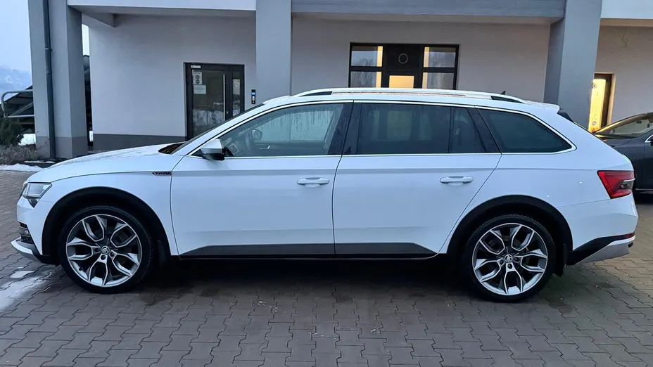 SKODA Superb Superb 2.0 TDI SCR 4x4 Scout DSG