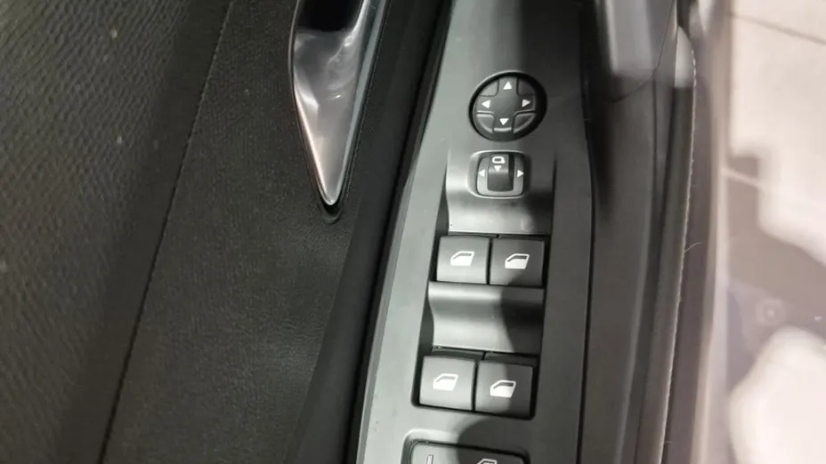 PEUGEOT 408 408 1.2 PureTech Allure Pack S&S EAT8