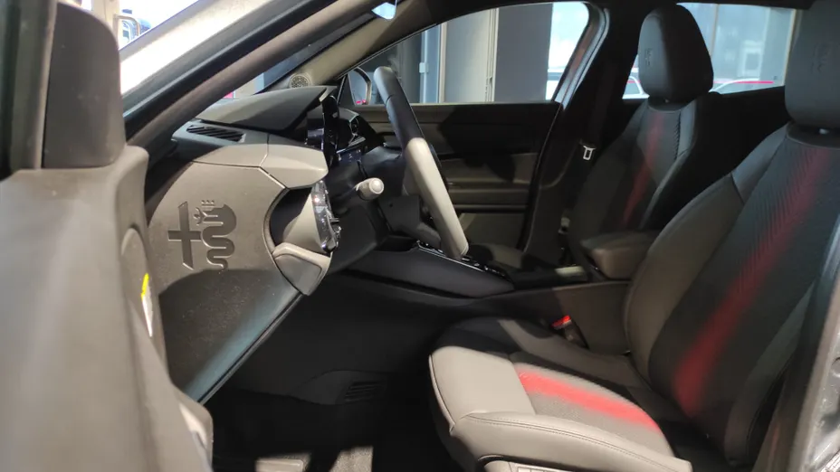 ALFA ROMEO Junior Junior 1.2 mHEV Ti eDCT Nowy