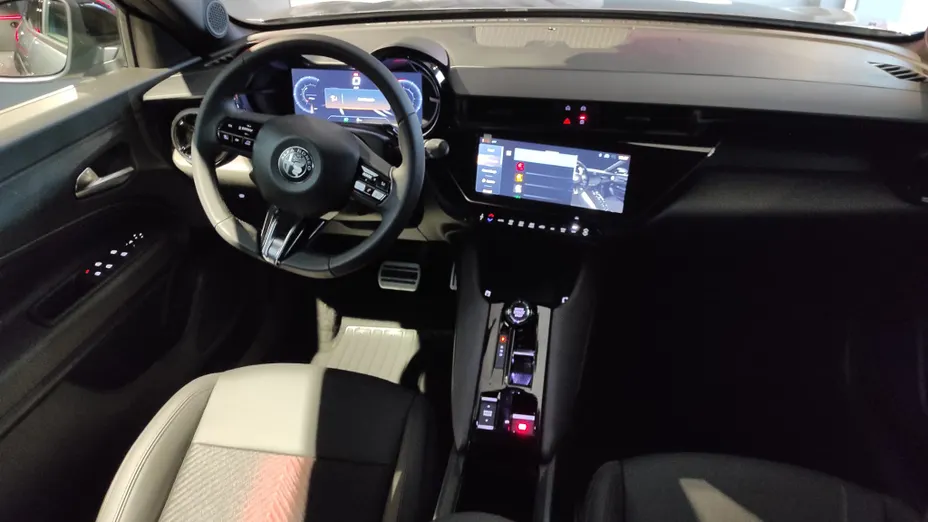 ALFA ROMEO Junior Junior 1.2 mHEV Ti eDCT Nowy