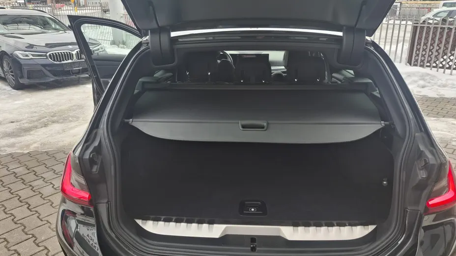 BMW Seria 3 330e M Sport sport-aut