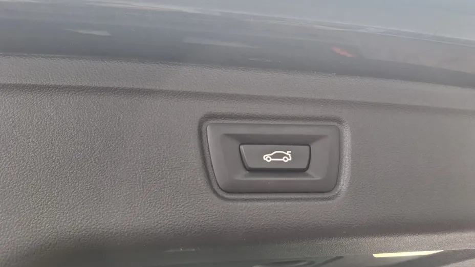 BMW Seria 3 330e M Sport sport-aut