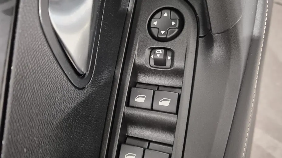 PEUGEOT 2008 2008 PureTech 100 Allure S&S BVM6