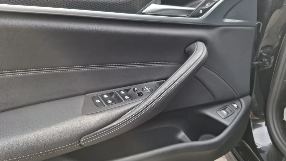 BMW Seria 5 530e M Sport sport-aut