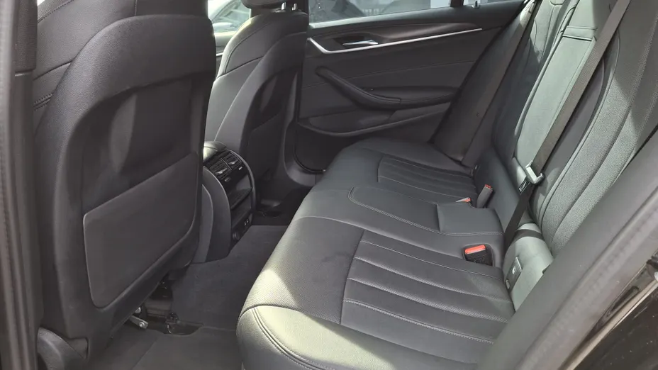 BMW Seria 5 530e M Sport sport-aut